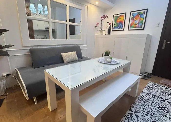 1br Pioneer Woodland Connected To Boni Metro Rail Station,boni Mandaluyong Metro Aparthotel Manila